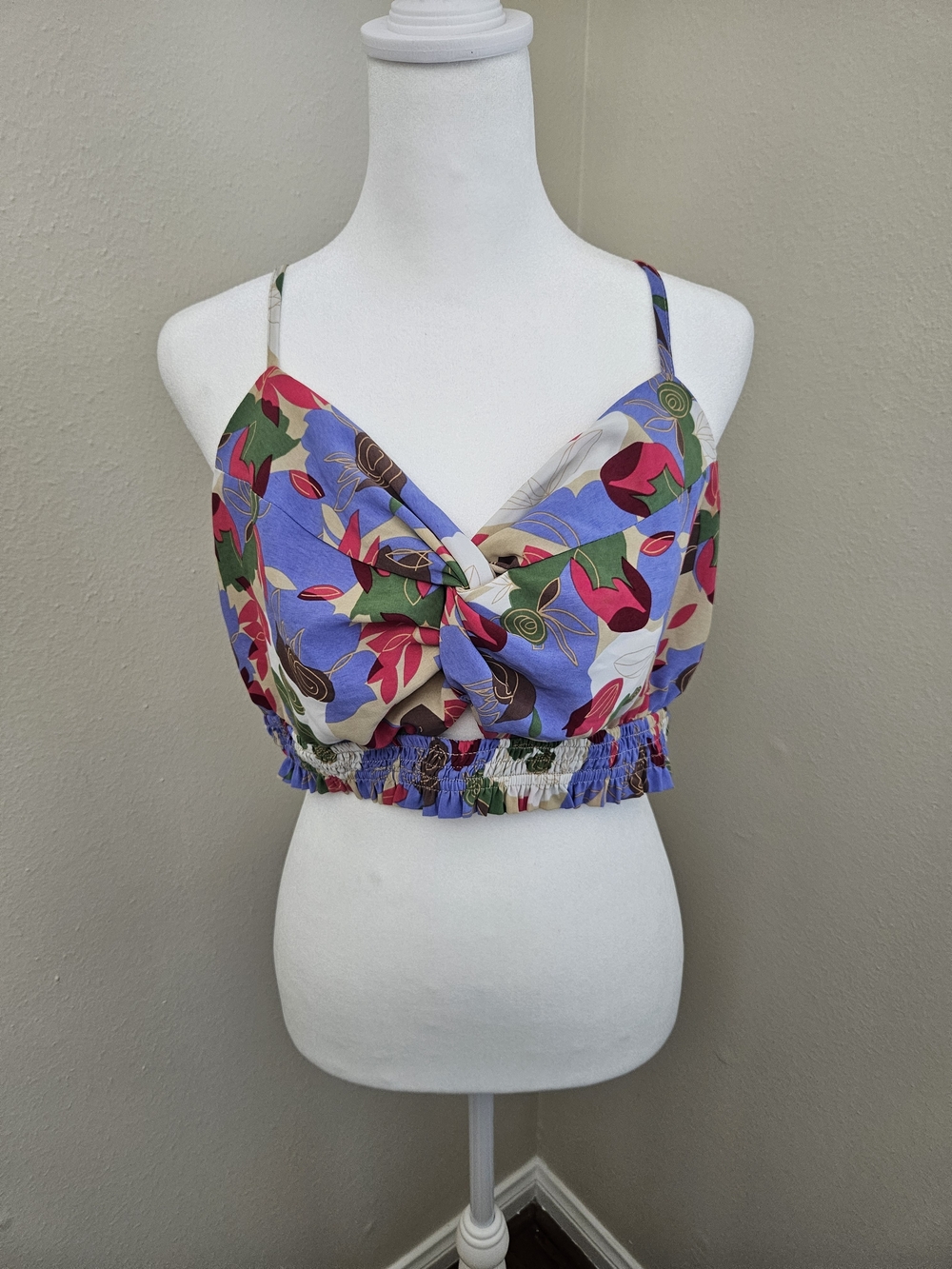 entro Floral Twist-Front Cropped Cami - Lavender Multi